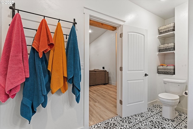 1905 2nd St, Baker City, OR 97814 - bathroom featuring toilet and baseboards