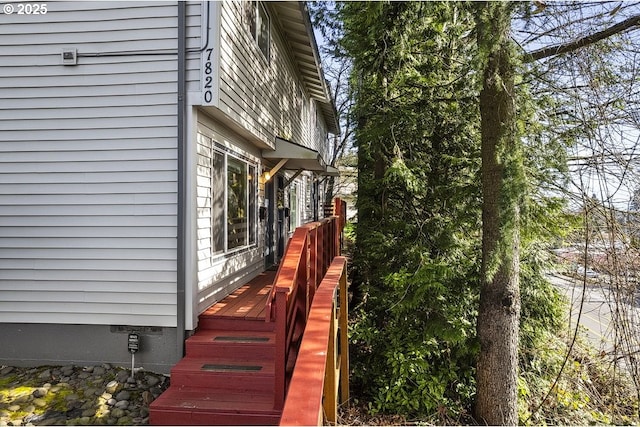 7820 SW 17th Dr, Portland, OR 97219 - view of property exterior featuring crawl space