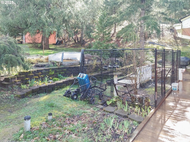 view of yard featuring a garden