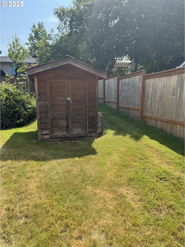 10930 SW 61st Ave, Portland, OR 97219 - view of yard featuring a storage unit