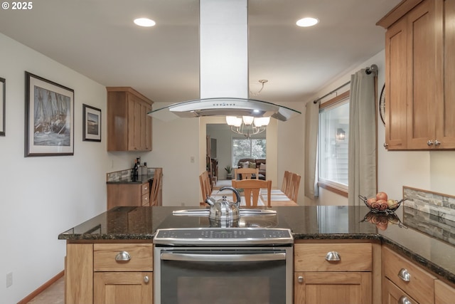 910 NW Overlook Dr, Corvallis, OR 97330 - sitting room with ceiling fan, carpet flooring, a barn door, and baseboards
