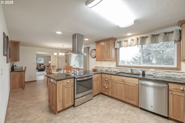 910 NW Overlook Dr, Corvallis, OR 97330 - bathroom with a shower stall
