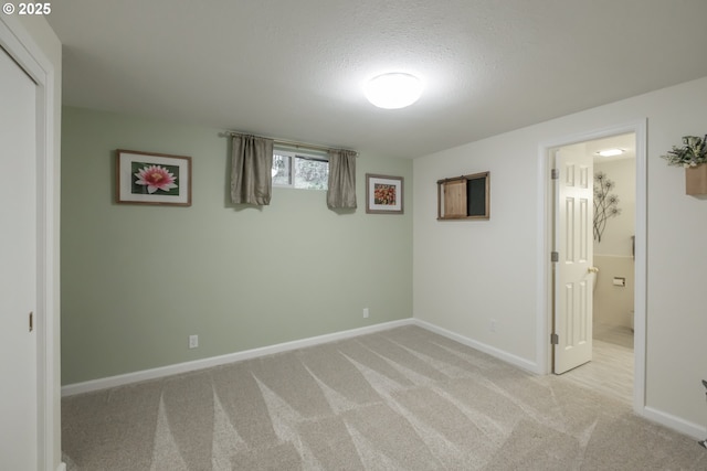 910 NW Overlook Dr, Corvallis, OR 97330 - hall featuring light wood-style floors and baseboards