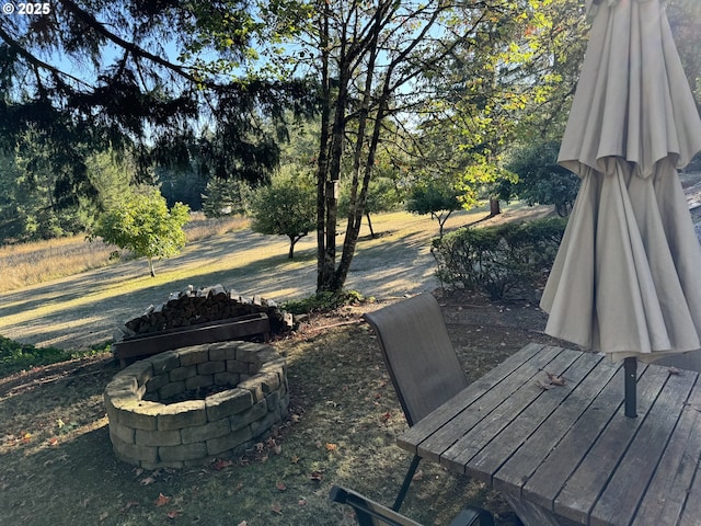 910 NW Overlook Dr, Corvallis, OR 97330 - bedroom featuring light wood-type flooring and a textured ceiling