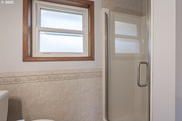 5270 Faircrest Ct SE, Salem, OR 97306 - full bath featuring toilet, tile walls, wainscoting, and a shower stall
