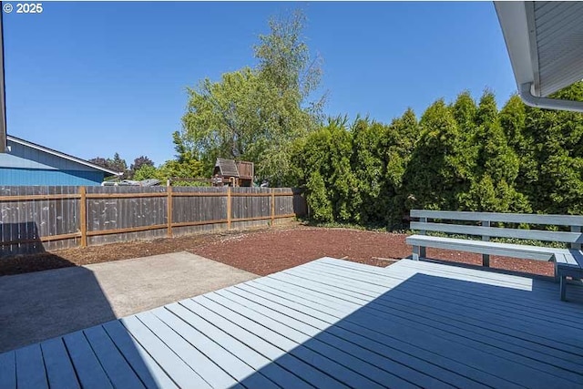 5270 Faircrest Ct SE, Salem, OR 97306 - wooden terrace featuring a patio and a fenced backyard