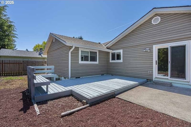 5270 Faircrest Ct SE, Salem, OR 97306 - back of property featuring a patio area, a wooden deck, and fence