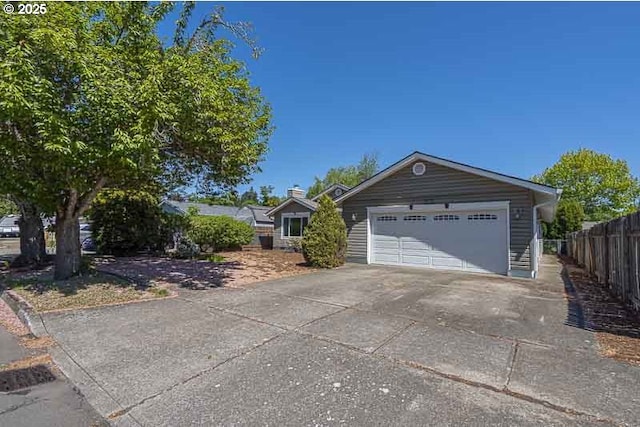 5270 Faircrest Ct SE, Salem, OR 97306 - ranch-style house with fence