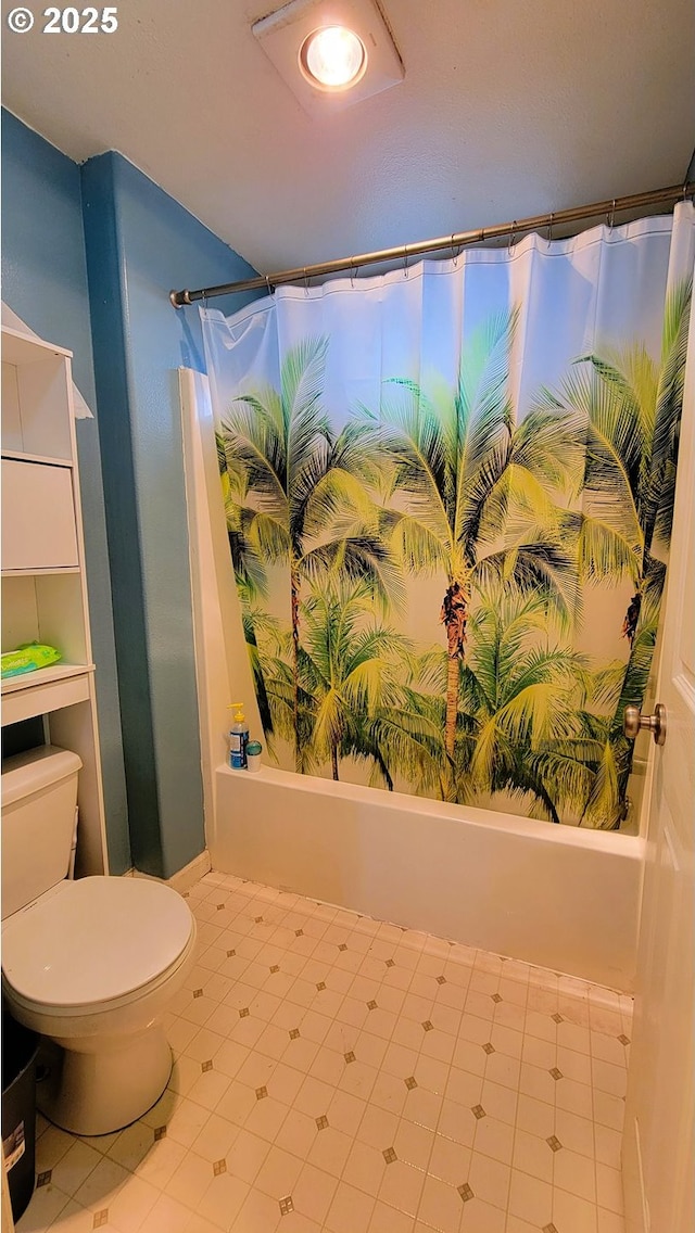 205/207 S 47th St, Springfield, OR 97478 - bathroom featuring shower / bath combination with curtain and toilet