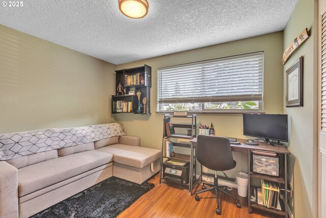 1592 NW Keasey St, Roseburg, OR 97471 - office space with wood finished floors and a textured ceiling