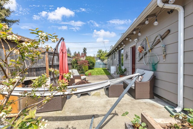 1592 NW Keasey St, Roseburg, OR 97471 - view of patio featuring fence