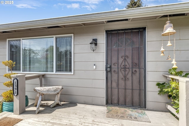 1592 NW Keasey St, Roseburg, OR 97471 - view of exterior entry