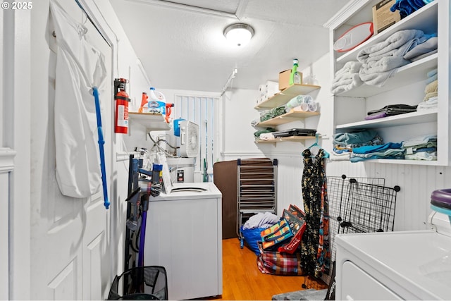 2795 Potter St, Eugene, OR 97405 - laundry room featuring light wood finished floors and separate washer and dryer