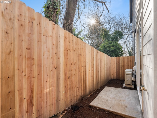 view of yard with a patio area