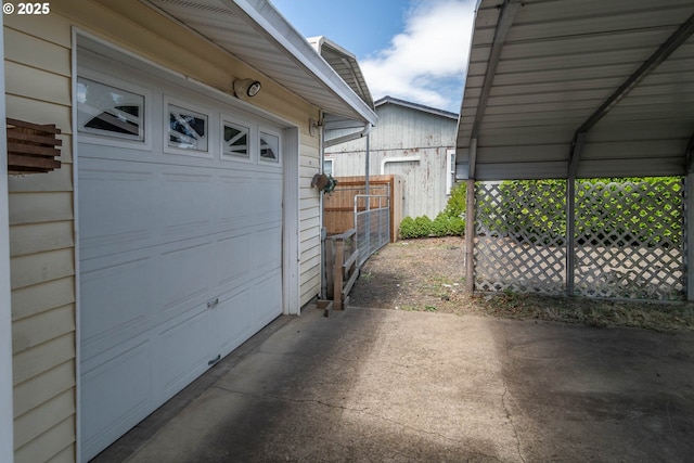 471 Hawthorne St, Sutherlin, OR 97479 - view of garage