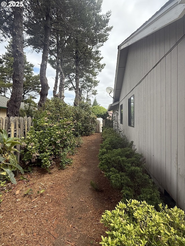 2040 40th St, Florence, OR 97439 - view of yard