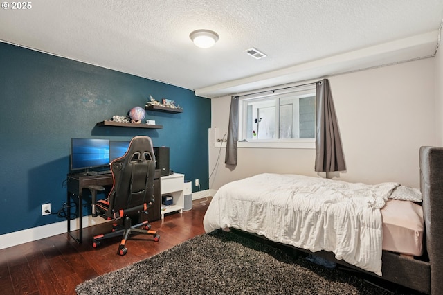 1612 12th St, Oregon City, OR 97045 - bedroom featuring wood finished floors and a textured ceiling