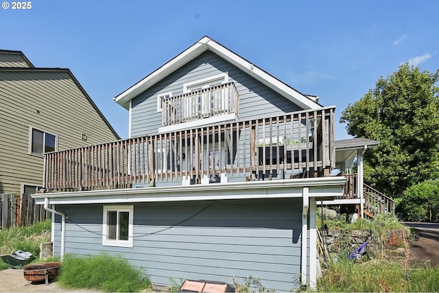 1612 12th St, Oregon City, OR 97045 - rear view of property with a balcony