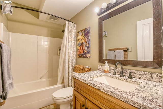 755 NW 23rd St, Pendleton, OR 97801 - bathroom featuring shower / tub combo with curtain and vanity