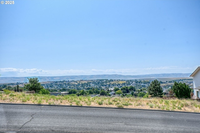 755 NW 23rd St, Pendleton, OR 97801 - water view with a mountain backdrop