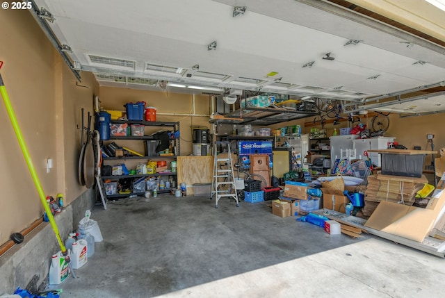 755 NW 23rd St, Pendleton, OR 97801 - view of garage
