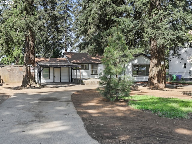 3241 SE 150th Ave, Portland, OR 97236 - view of front of property featuring driveway