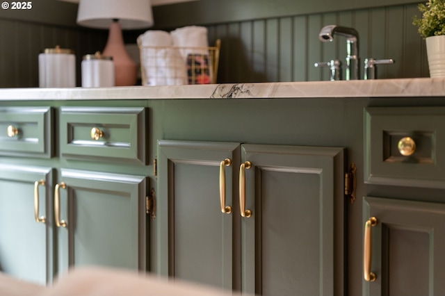 2815 NE 35th Ave, Portland, OR 97212 - detailed view of green cabinetry