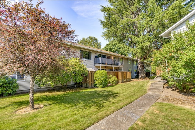 6825 SW Capitol Hill Rd Unit 27, Portland, OR 97219 - view of green lawn