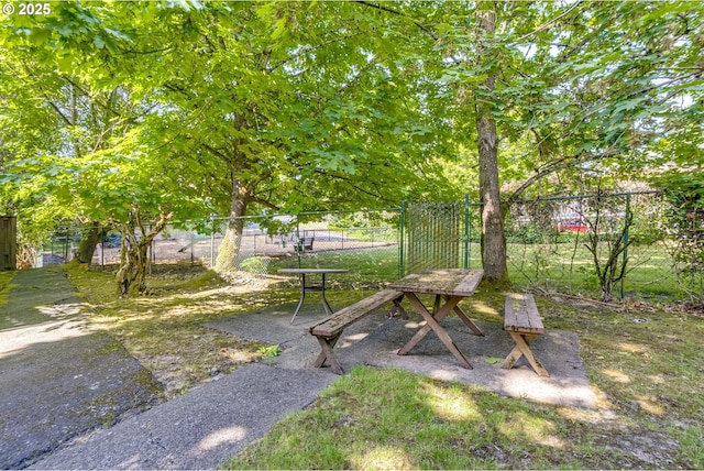 6825 SW Capitol Hill Rd Unit 27, Portland, OR 97219 - view of yard