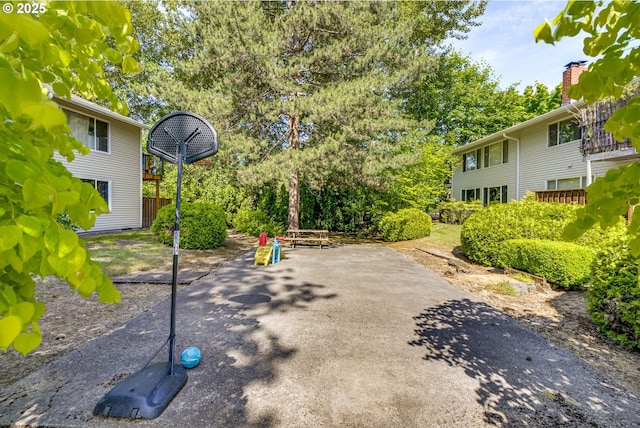6825 SW Capitol Hill Rd Unit 27, Portland, OR 97219 - view of patio / terrace