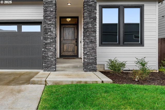 3838 SE 7th Ave, Battle Ground, WA 98604 - property entrance featuring a garage