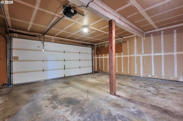 18005 SW Monte Verdi Blvd, Beaverton, OR 97007 - garage with a garage door opener