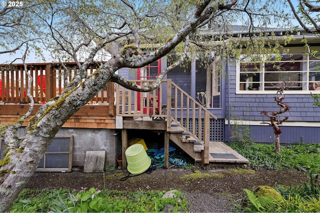 1219 Jerome Ave, Astoria, OR 97103 - back of property with a wooden deck