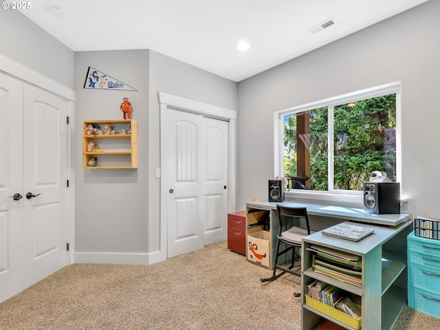 104 S Pl, Astoria, OR 97103 - carpeted office with recessed lighting and baseboards