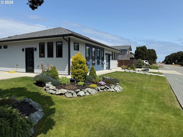 1342 11th St SW, Bandon, OR 97411 - view of side of home
