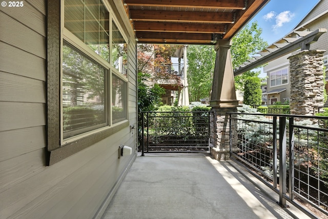 672 NE Newstead Ln, Hillsboro, OR 97006 - view of porch