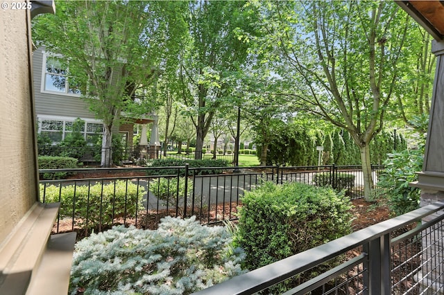 672 NE Newstead Ln, Hillsboro, OR 97006 - view of balcony