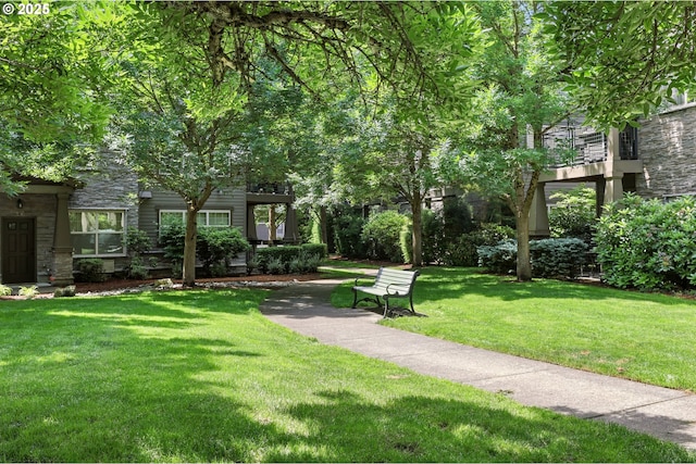 672 NE Newstead Ln, Hillsboro, OR 97006 - view of community featuring a yard