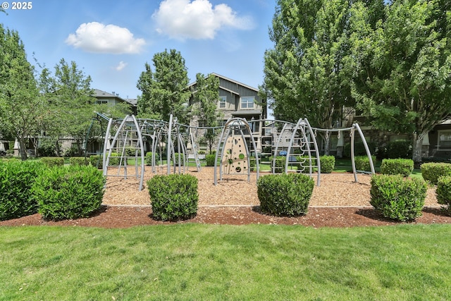 672 NE Newstead Ln, Hillsboro, OR 97006 - community play area with a yard