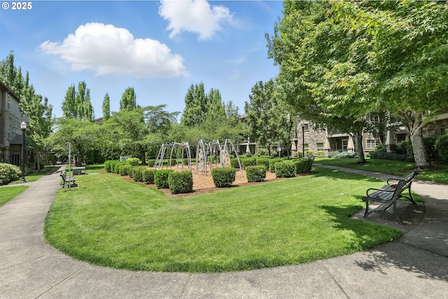 672 NE Newstead Ln, Hillsboro, OR 97006 - view of community with a lawn