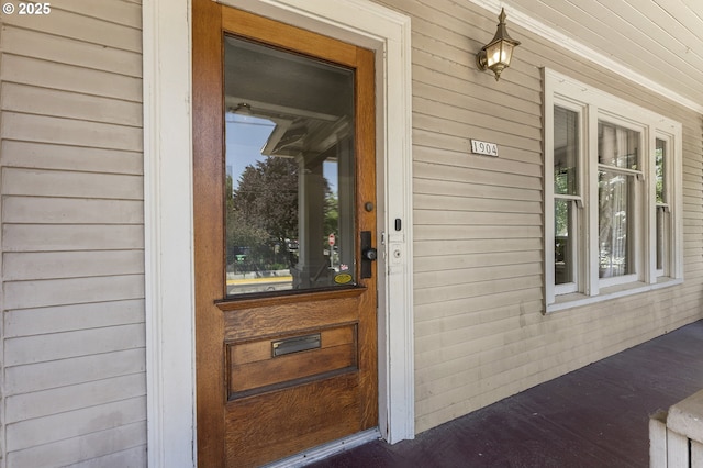 1904 SE Alder St, Portland, OR 97214 - view of exterior entry featuring a porch