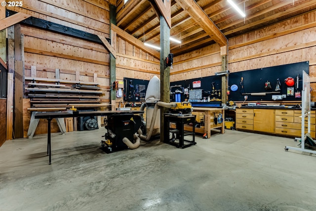 86561 R R Baker Rd, Springfield, OR 97478 - garage with a workshop area