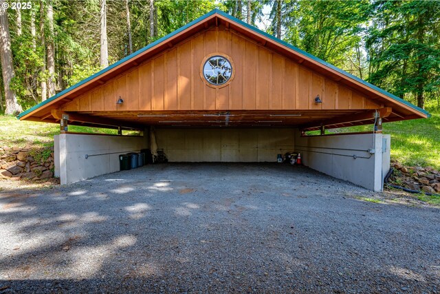 86561 R R Baker Rd, Springfield, OR 97478 - garage featuring driveway