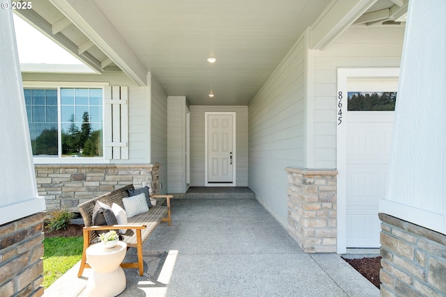 5591 N 87th Ave, Camas, WA 98607 - entrance to property featuring stone siding