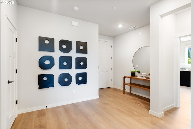 5591 N 87th Ave, Camas, WA 98607 - corridor featuring light wood-style floors and recessed lighting