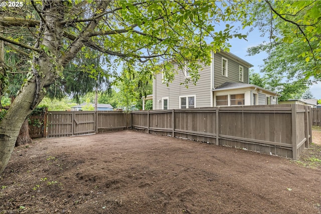 9605 N Hodge Ave, Portland, OR 97203 - view of fenced backyard