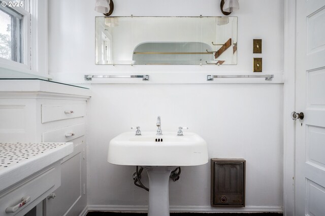 1856 SE Saint Andrews Dr, Portland, OR 97202 - view of bathroom