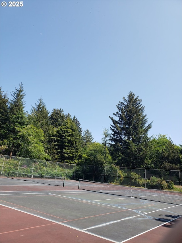 178 SW The Pines Dr, Depoe Bay, OR 97341 - view of tennis court with community basketball court