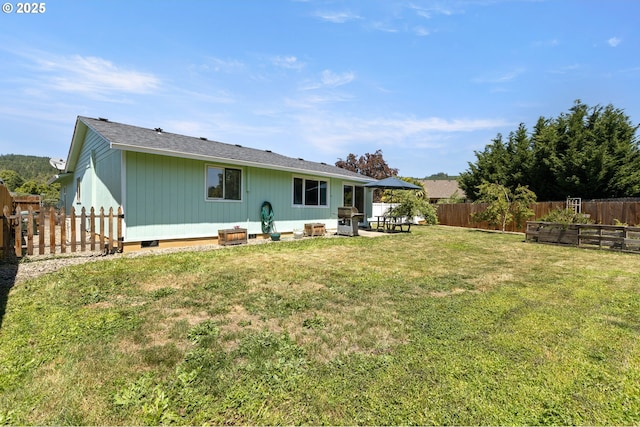 1448 S Grove Lane Ct, Sutherlin, OR 97479 - back of property with a patio