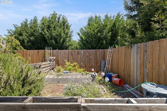 1448 S Grove Lane Ct, Sutherlin, OR 97479 - view of yard featuring a vegetable garden